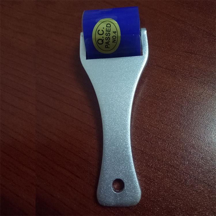 láimhseáil alúmanam roller greamachmhar.jpg